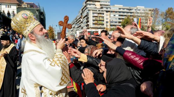 sfanta parascheva iasi peste 180 de credinciosi de urgenta la spital