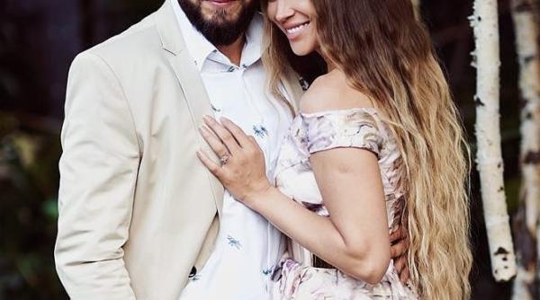 lora ghenu dezvaluire as spune dar parca nu am avut si in biserica o ceremonie