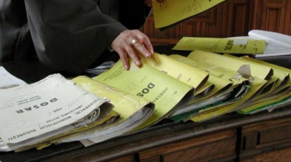 judecatoarea afrasinie asta nu se doreste sa se inteleaga sistemul tot se va prabusi