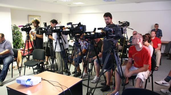 autoritatile publice obligate sa organizeze conferinte de presa proiect de lege