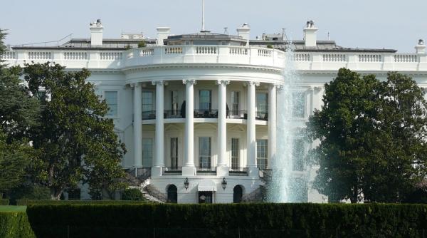 nou avocat principal la casa alba