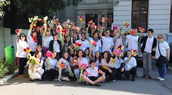 campanie flori pentru 11 000 de batrani