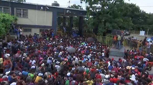 onu anunt cate persoane sunt in caravana migrantior spre sua