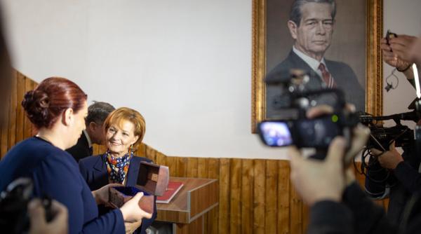 majestatea sa margareta si principele radu moment emotionant la liceul tehnologic din savarsin