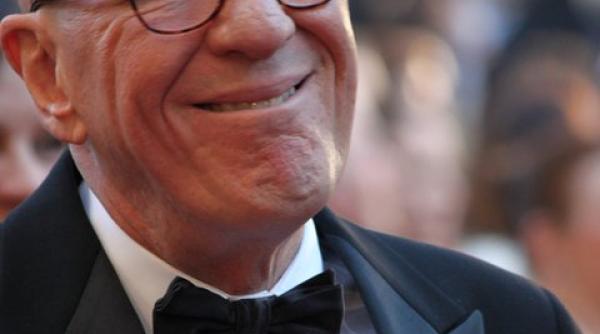 geoffrey rush cu lacrimi in ochi a raspuns la acuzatiile de agresiune sexuala