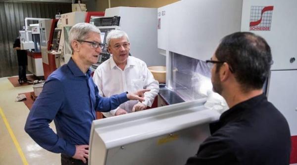 tim cook director apple avertisment privind furtul datelor personale