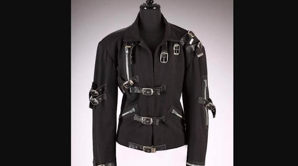 jacheta michael jackson turneu bad vanduta la licitatie