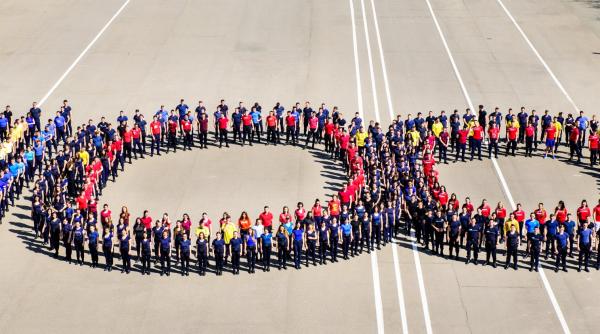 centenar kim reynolds felicitari pentru romania