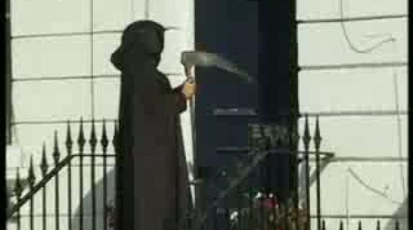 bancul zilei moartea bate la usa