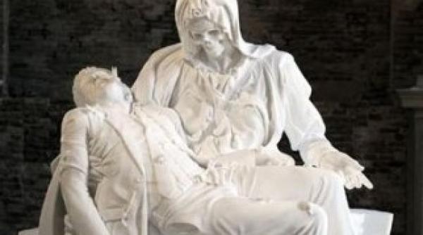 michelangelo pieta iluminare cu becuri led