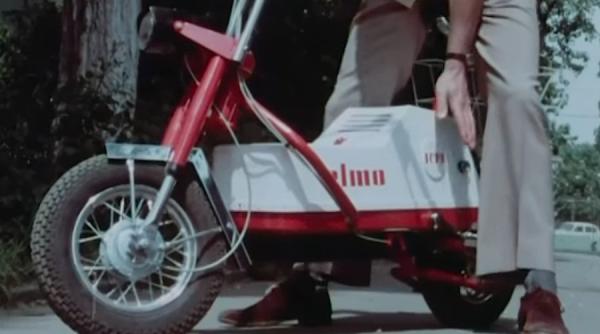 clip induiosator din 1974 romanii cu bicilete electrice