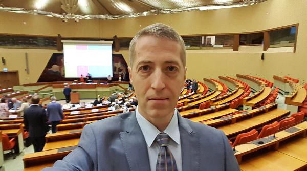 herjeu o sa se gaseasca cine sa comenteze cum iubesc penalii