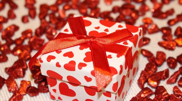 cluj profesoara plangere politie primeste colete suspecte