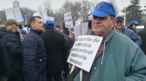 protest medicii veterinari miting in piata victoriei