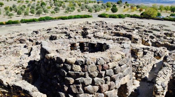 vin vechi de 2 000 de ani descoperit intr un mormant din china