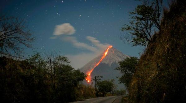 vulcanul fuego eruptie a patra oara in acest an