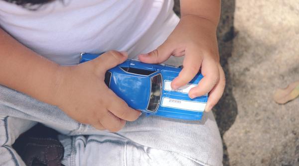 atentie parinti jucarii contrafacute importate