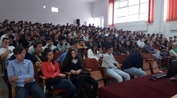 oameni si fapte pentru 100 de ani eveniment de succes dedicat centenarului marii uniri