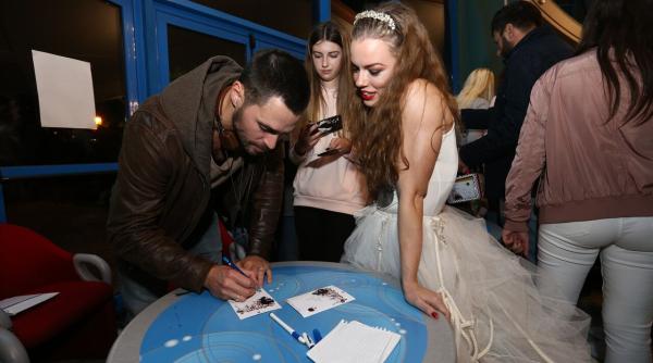 fructul oprit actorii intalnire emotionanta cu fanii