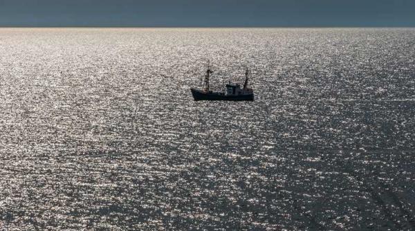 marinari romani blocati pe o nava in libia situatie disperata