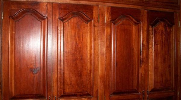 a cumparat un dulap second hand surpriza incredibila din interior