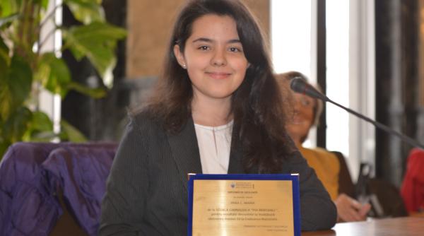 elevii cu rezultate deosebite premiati cu sume marete