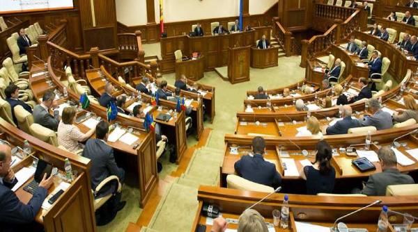 republica moldova referendum in ziua alegerilor marul discordiei