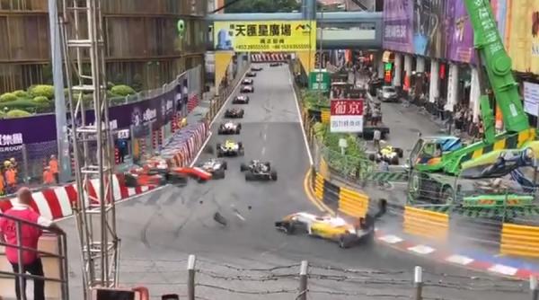 formula 3 o soferita a zburat peste pista cu 270 km ora