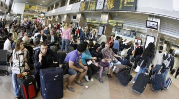 aeroport henri coanda  intarzieri la decolare din cauza vremii