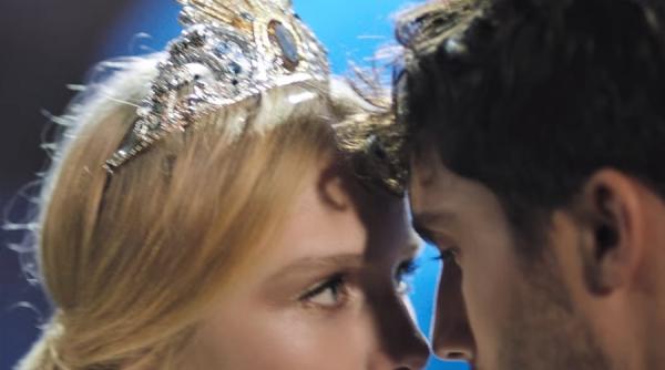 balul operei din viena diadema debutantelor creatie donatella versace