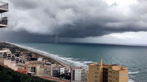 italia trei tornade au lovit sudul tarii in aceeasi zi video