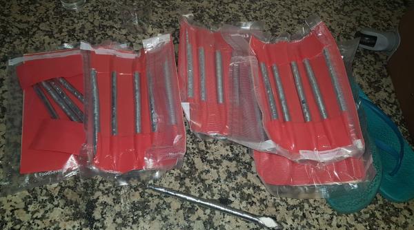 foto cum erau scunse drogurile depistate pe otopeni