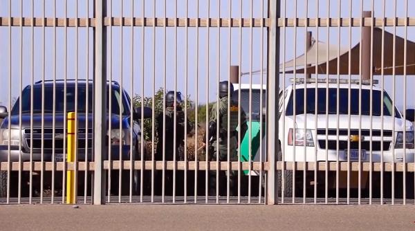 frontiera mexic trump o ultima amenintare serioasa militarii pot folosi forte letale