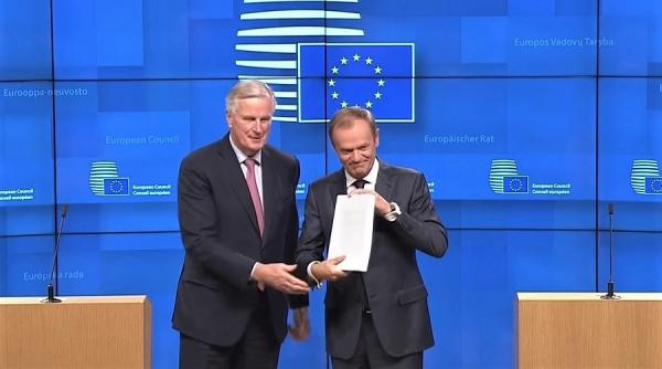 negociatorii britanici si cei ai ue au convenit textul declaratiei comune privind relatiile post brexit anunta tusk
