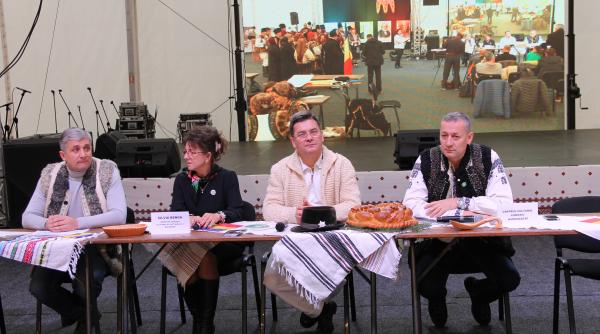 de centenar inima bucovinei reunite bate la bucuresti in inima tarii mama galerie foto