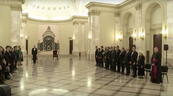 ceremonie de decorare sala tronului palatul regal video
