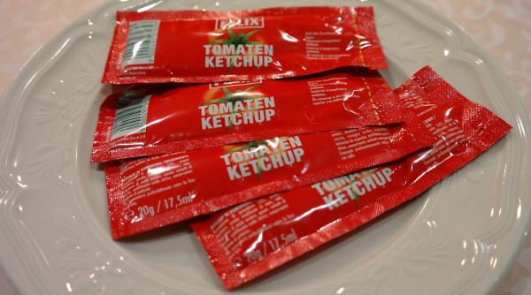 15 000 de dolari pentru un pic de ketchup