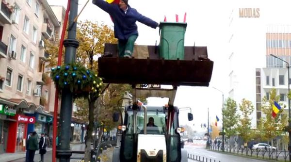 drapelele romaniei depozitate in tomberon vai mama noastra de ce lucrati ca prostii