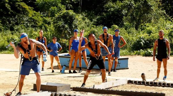 exatlon romania scandal iti zic eu frumos papusa