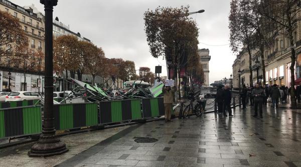 proteste violente la paris