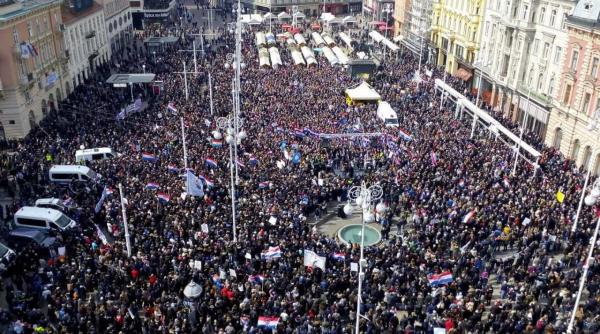 franta protestatari condamnati la inchisoare pentru incendierea unei prefecturi