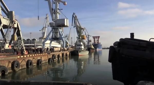 marea azov redeschisa ucraina primele nave incarcate