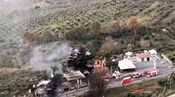 explozie la benzinarie peste zece victime pe o sosea din italia