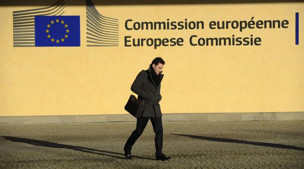 ue  comisar european  in vizita in romania