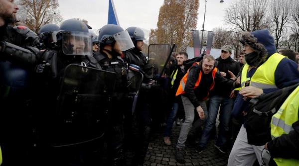le figaro le pen si melenchon cer alegeri anticipate
