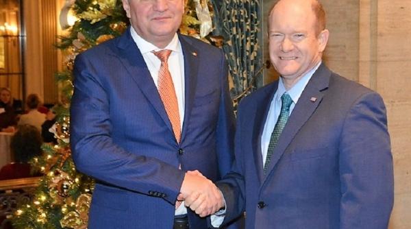 intalnire maior christopher coons