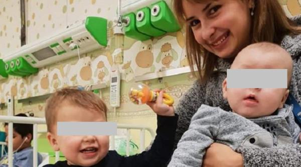 doi copii abandonati la poarta unui spital