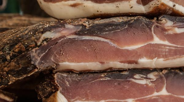 reteta slanina cu usturoi cea mai buna sunca