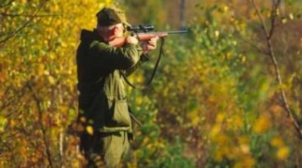 zeci de trofee de vanatoare confiscate