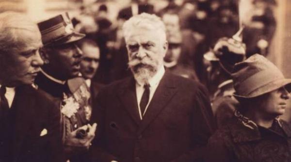 bratianu demisie intr un moment critic pentru romania vlad nistor a fot o batalie dura cum s a conolidat unirea